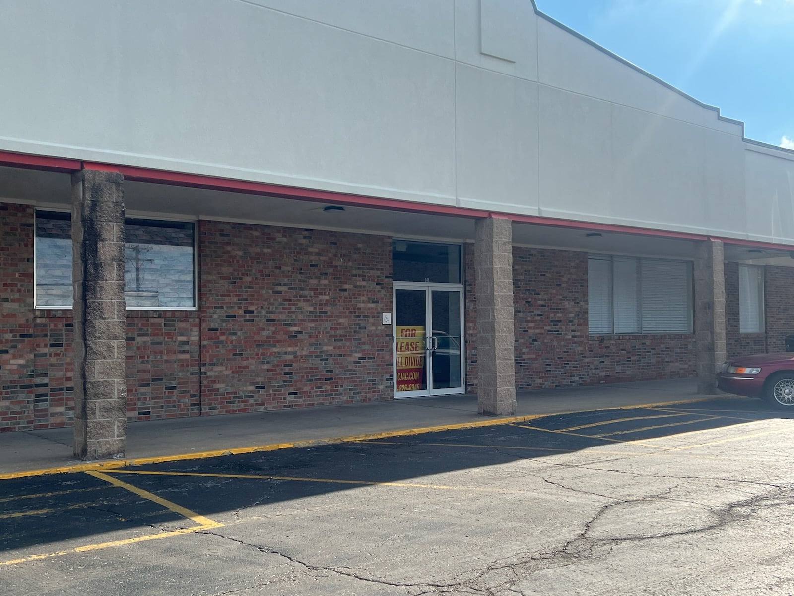An exterior view of unit 9B at State Fair Shopping Center